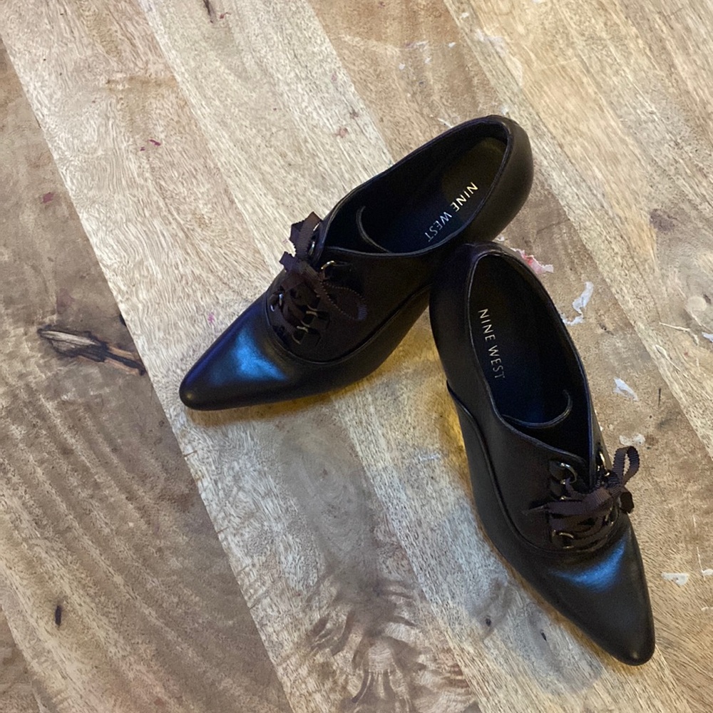 Brand new dark brown leather heels, size 7